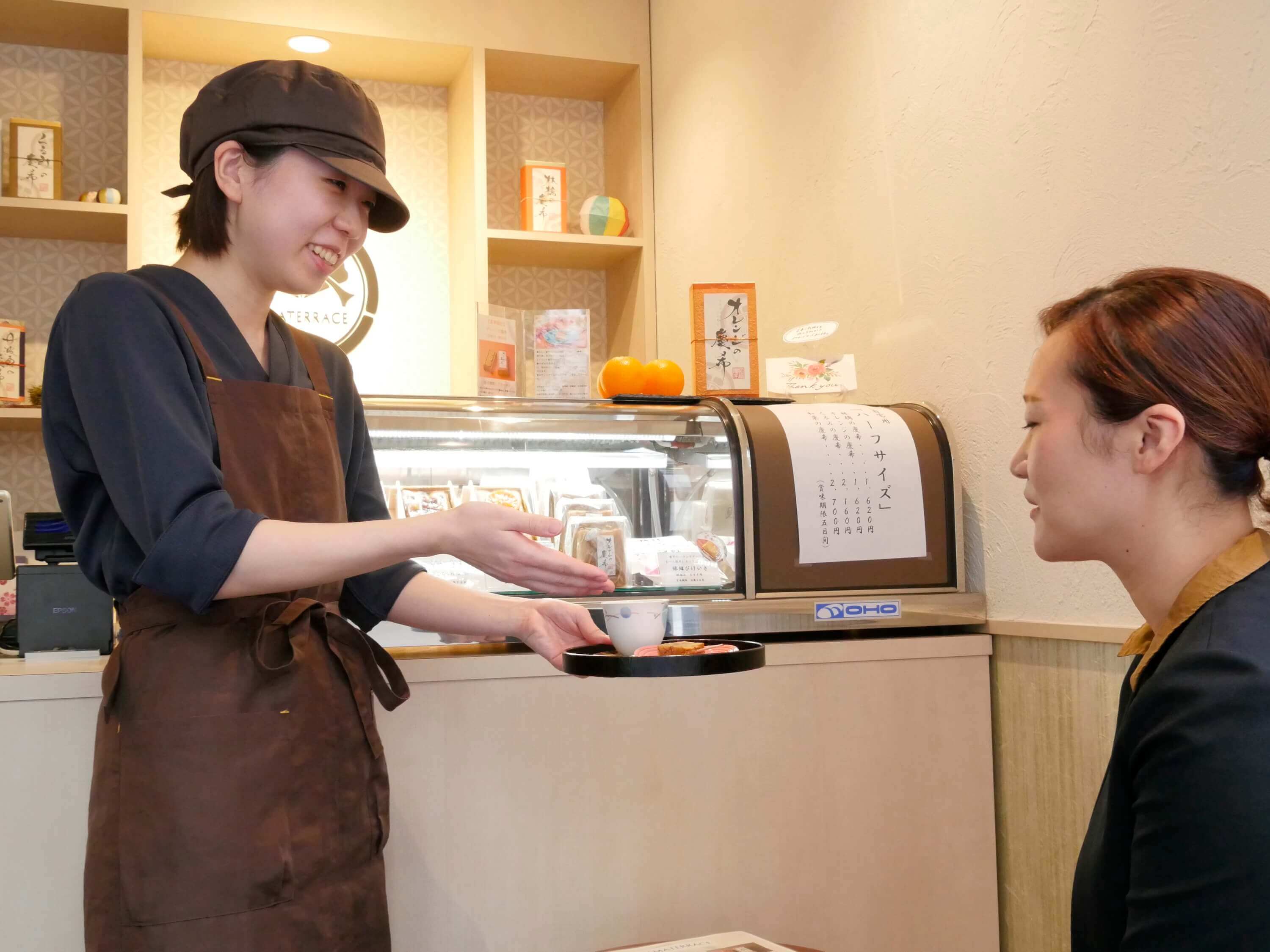 店舗での接客／店舗管理